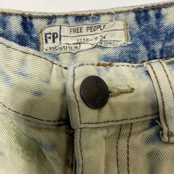 Free People NWT Raw Hem Tie Dyed Shorts Size 24 - Picture 3 of 3